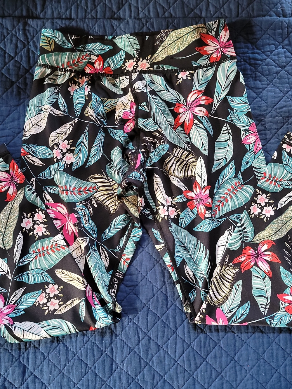 MINKPINK Tropical Floral Athletic 3/4 Length Leggings - Black, Pink & Teal